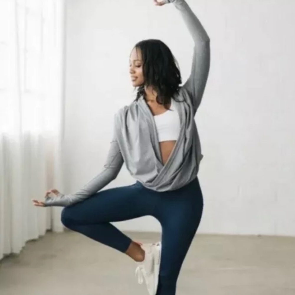 ZYIA Active Womens Haze Yoga Shawl Pullover Hooded Wrap XXL Gray Twist Top